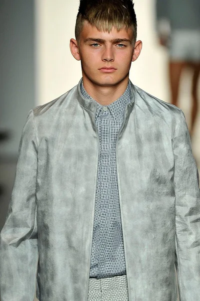 Look 35